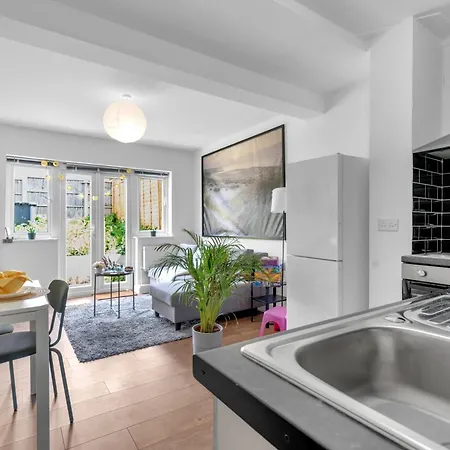 Apartamento Family Oasis- 1-Bed, Garden, Free Parking, Oasis & Coldplay